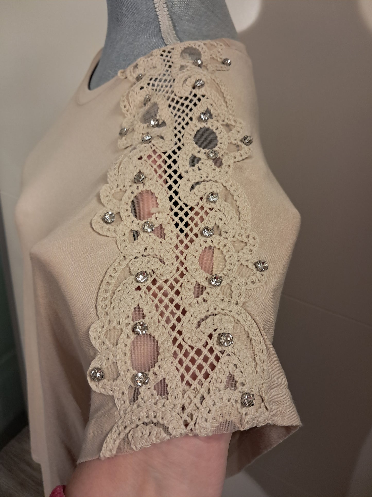 M&V T-Shirt mit Spitze und Strass bis 44/46 tragbar