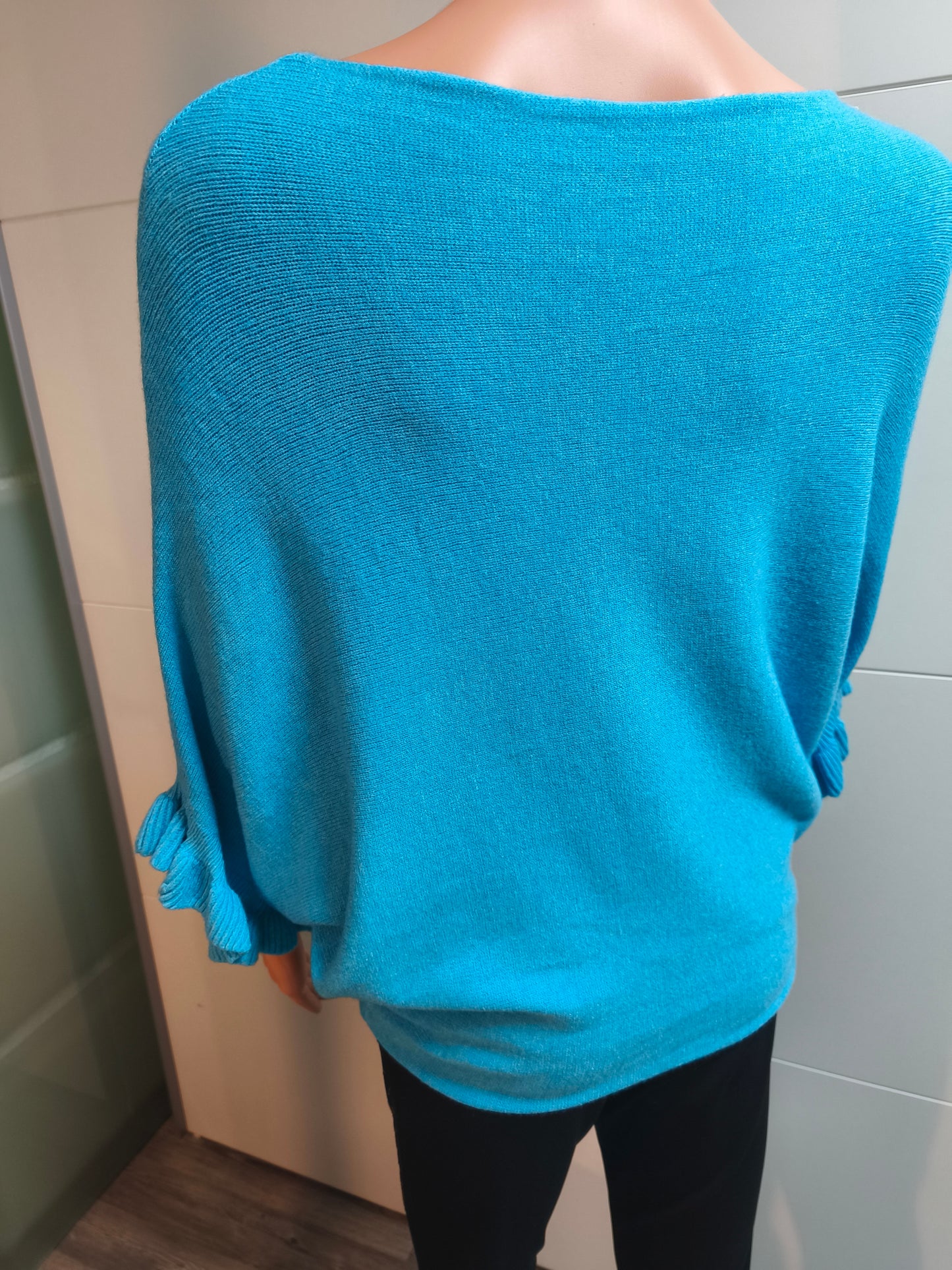 Feinstrick Pullover mit Volants bis 42 tragbar