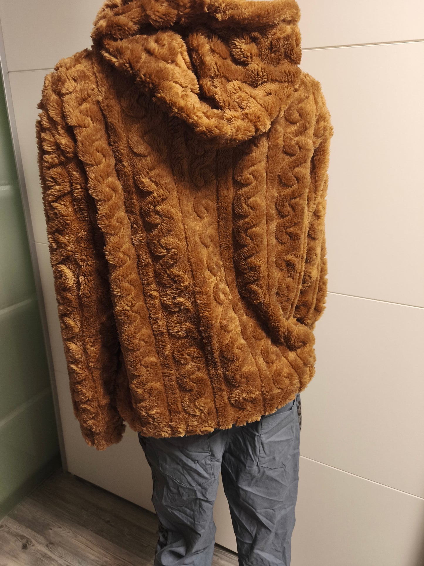 Kuschelweiche Kapuzen Jacke Mila bis Gr. M/L tragbar