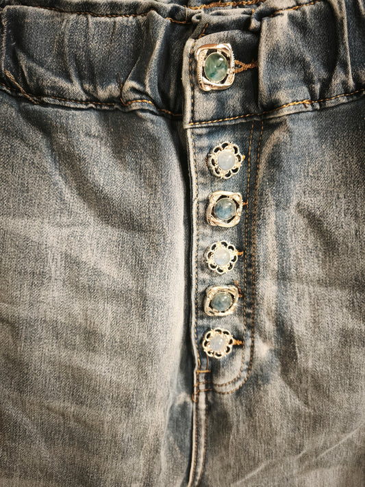 Jeans mit Knopfleiste mit Strass vorn bis Gr. 44/48 tragbar