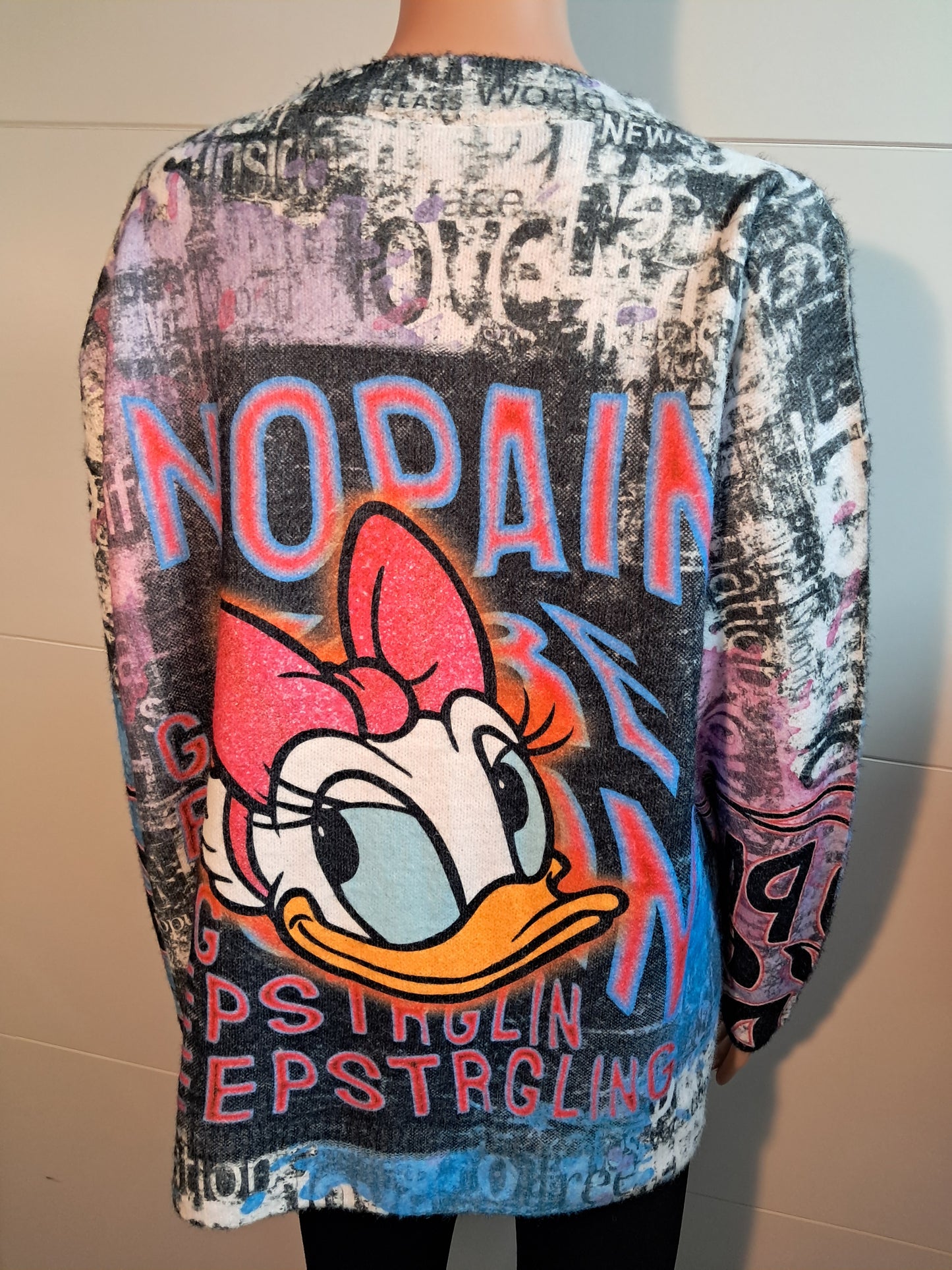 Dicker Strick Pullover mit Daisy Duck bis 44/46 tragbar