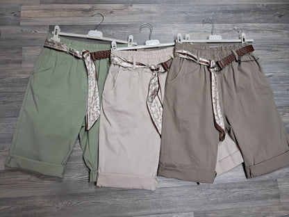 Stretch Bermuda mit Gürtel bis 44/46 tragbar