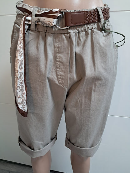 Stretch Bermuda mit Gürtel bis 44/46 tragbar