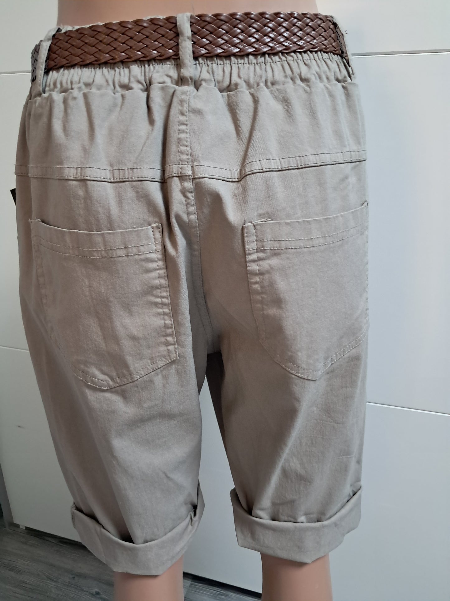 Stretch Bermuda mit Gürtel bis 44/46 tragbar