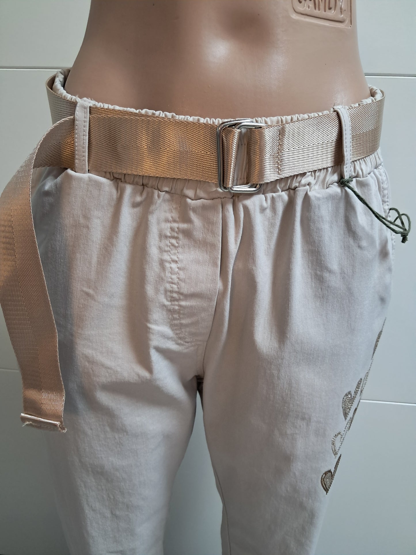 Stretch Hose mit Gürtel und Strass bis 46 tragbar