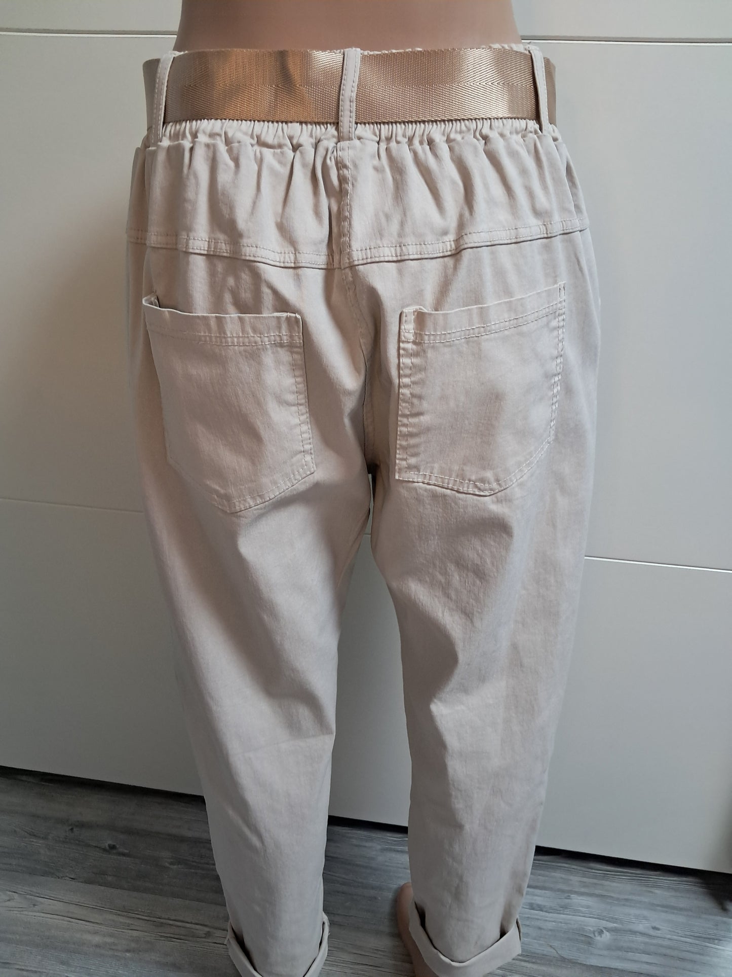 Stretch Hose mit Gürtel und Strass bis 46 tragbar