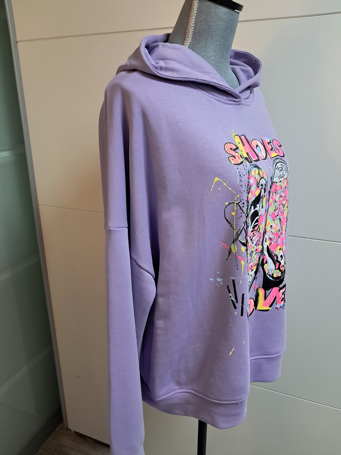 Kapuzen Hoodie Flieder mit Neon Druck bis 46/48 tragbar