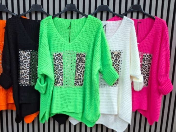 Grobstrick Pullover mit Leo Print und Glitzer