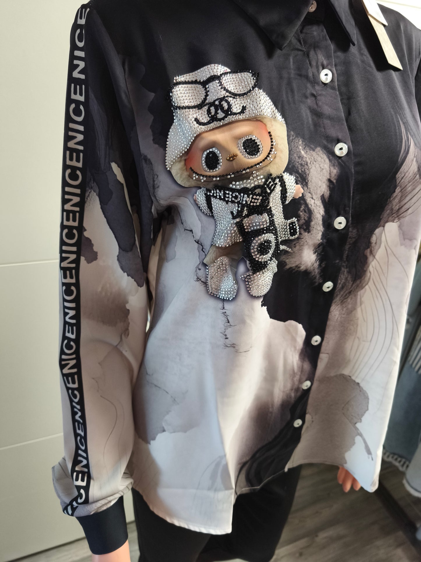 Missy Labubu Bluse mit Strass