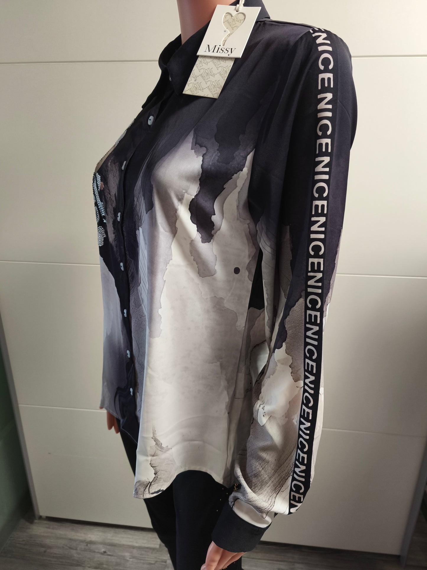 Missy Labubu Bluse mit Strass