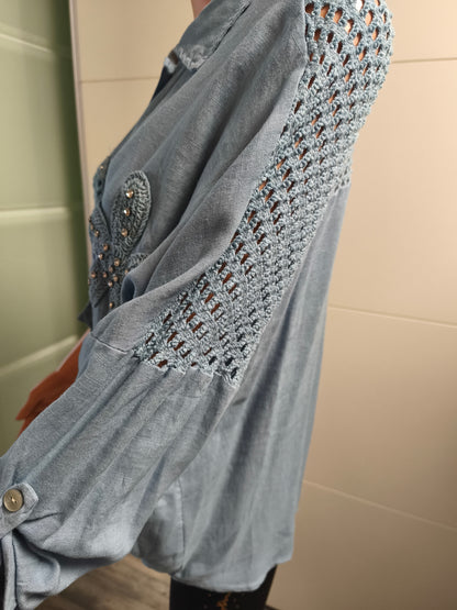 Loch Blusenhemd mit Strass