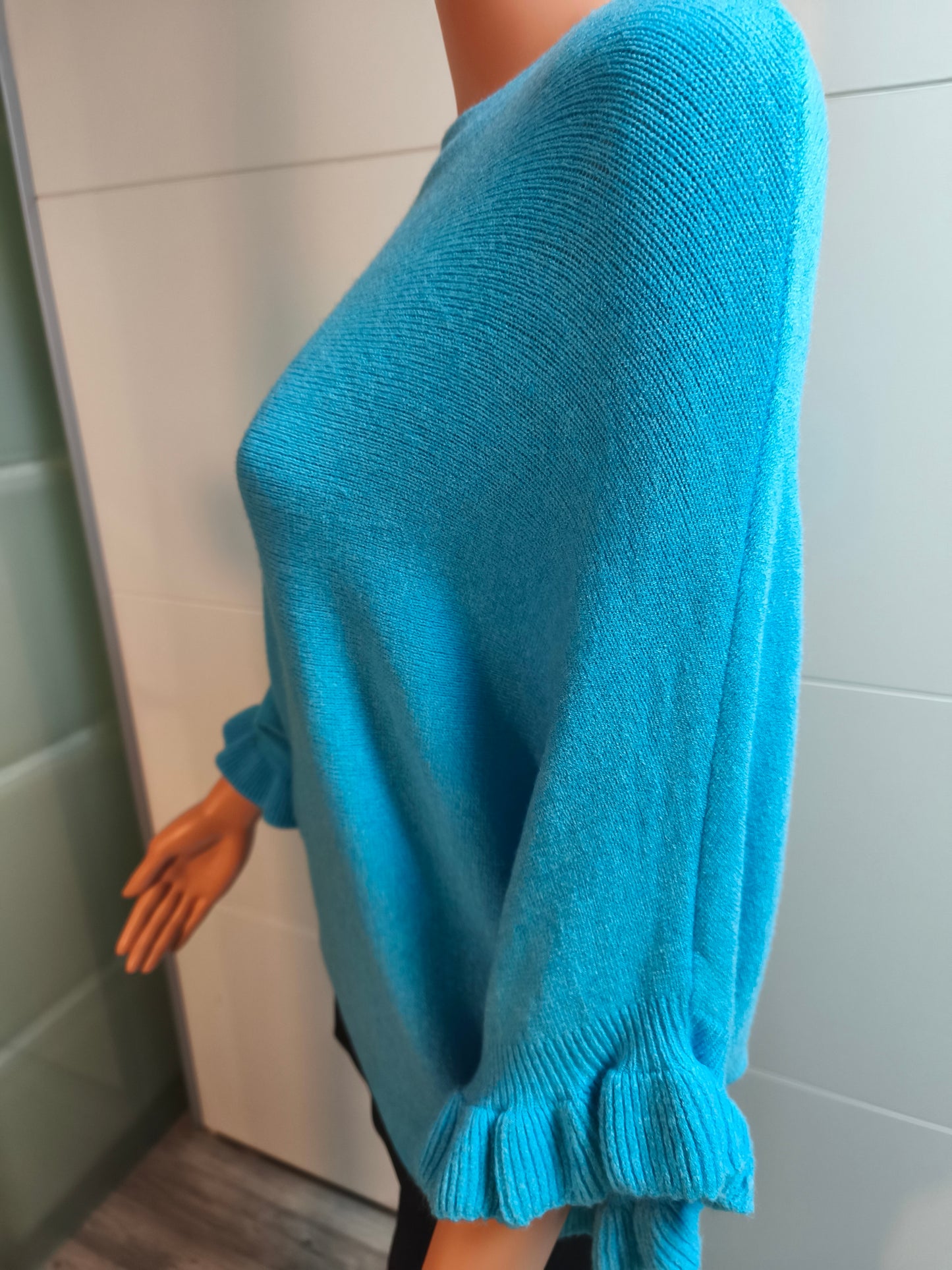 Feinstrick Pullover mit Volants bis 42 tragbar