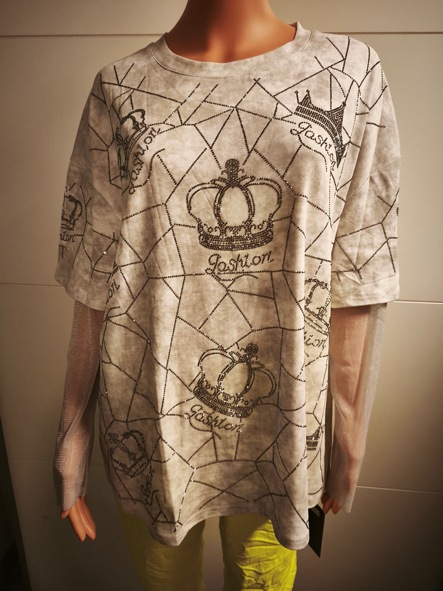 Shirt mit Kronen/Netz Glitzermuster bis Gr. 46 tragbar