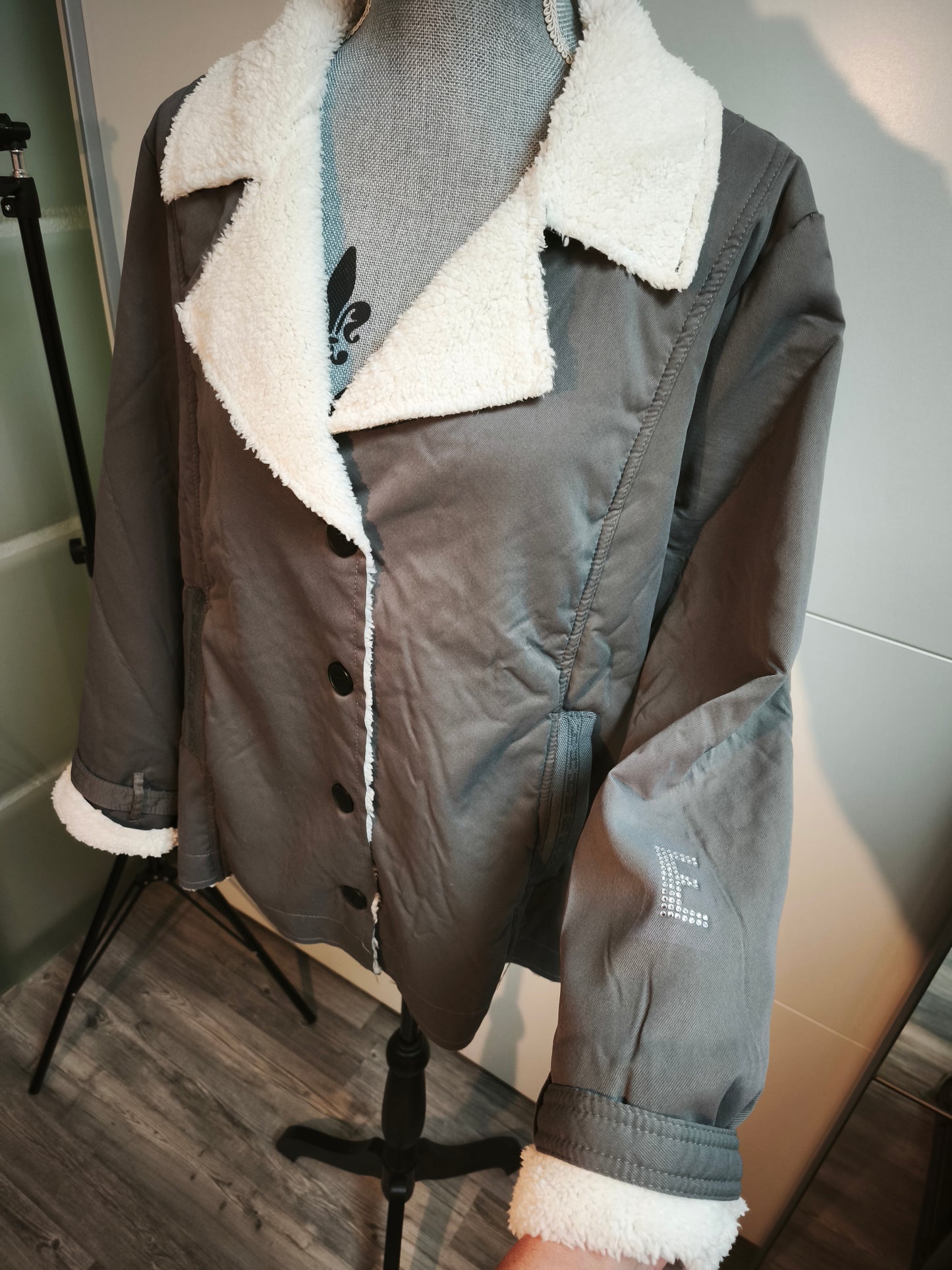 Gefütterter Blazer mit Strass 36 - 44 tragbar