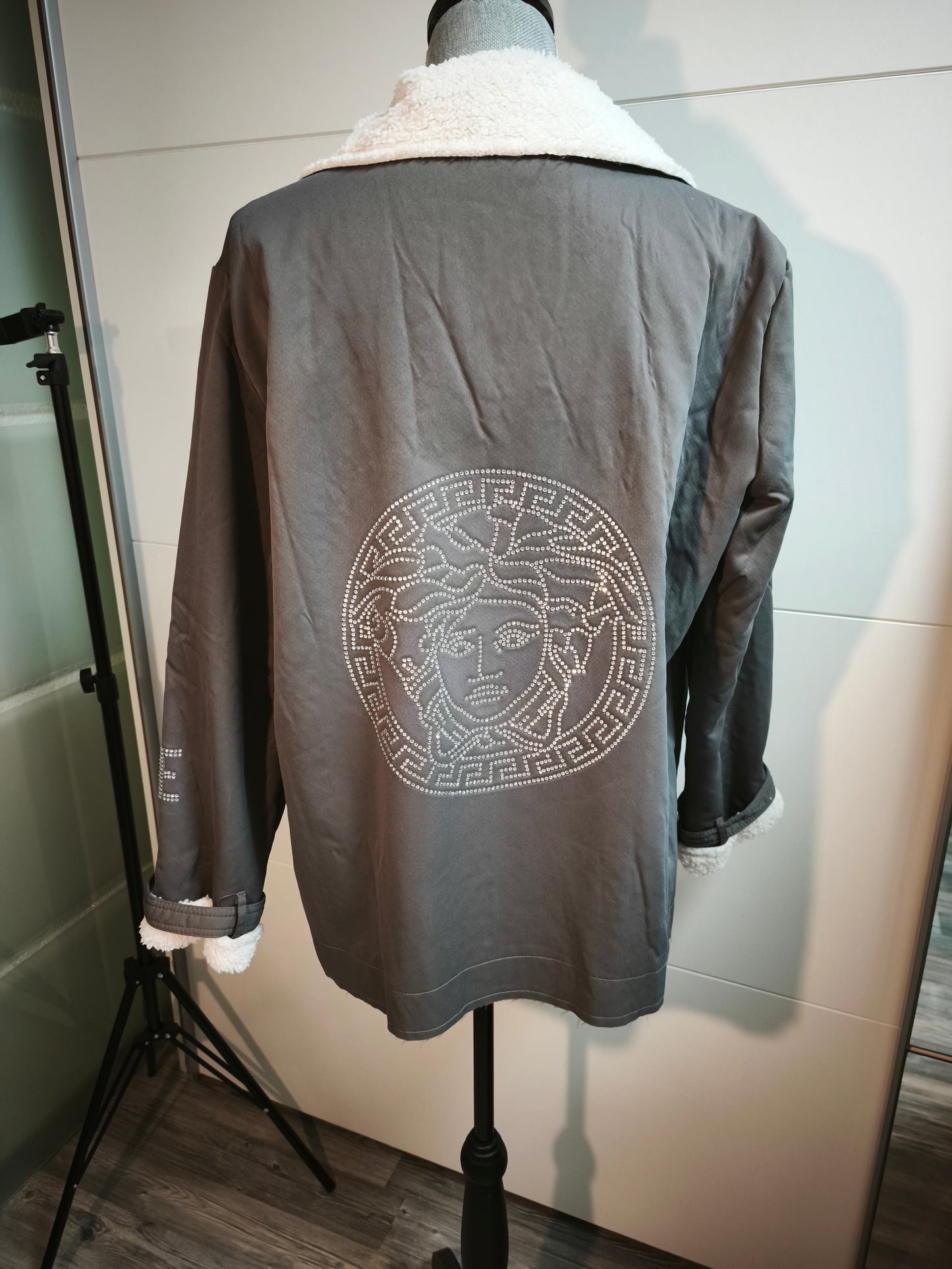 Gefütterter Blazer mit Strass 36 - 44 tragbar