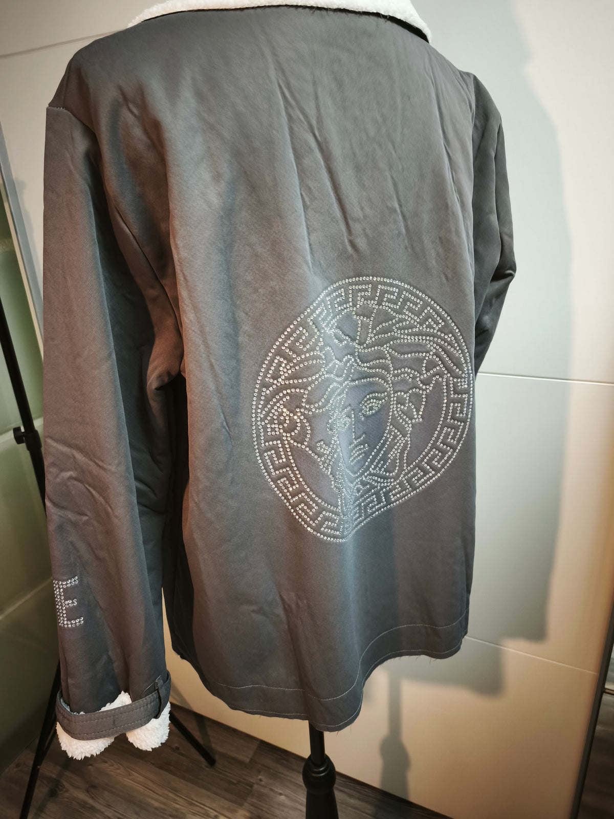 Gefütterter Blazer mit Strass 36 - 44 tragbar